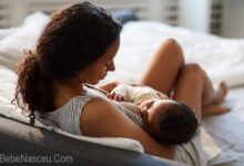 É necessário acordar o bebê para amamentar de madrugada?